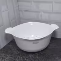 آبکش پادیز کوچک سایز 3تهیه شده از بهترین مواداولیه در رنگبندی دسته دار 