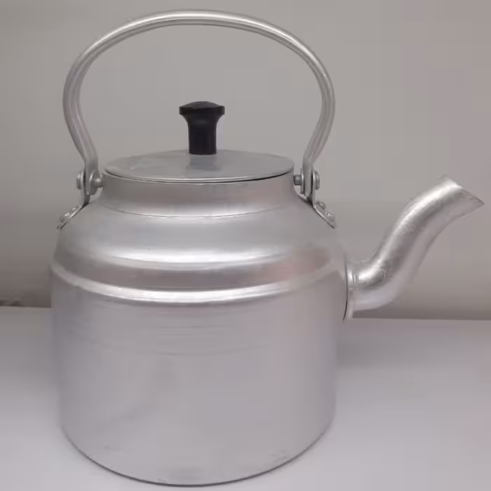 کتری  روحی سفید آلومینیومی حجم کتری یک ونیم لیتر ورق ضخیم سایز25برند معتبرمهتاب 