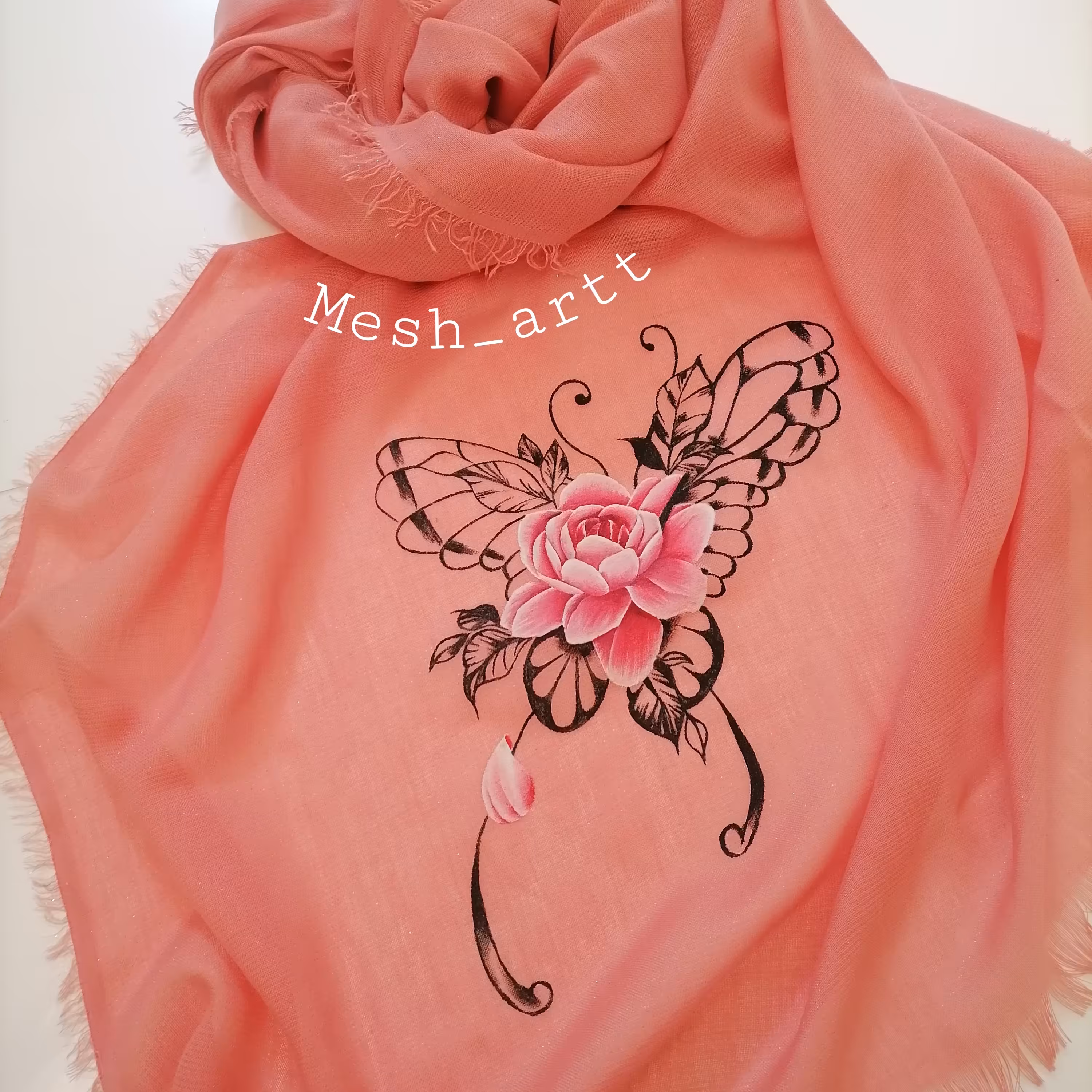 روسری نخی لمه دار مزین شده به هنر نقاشی 