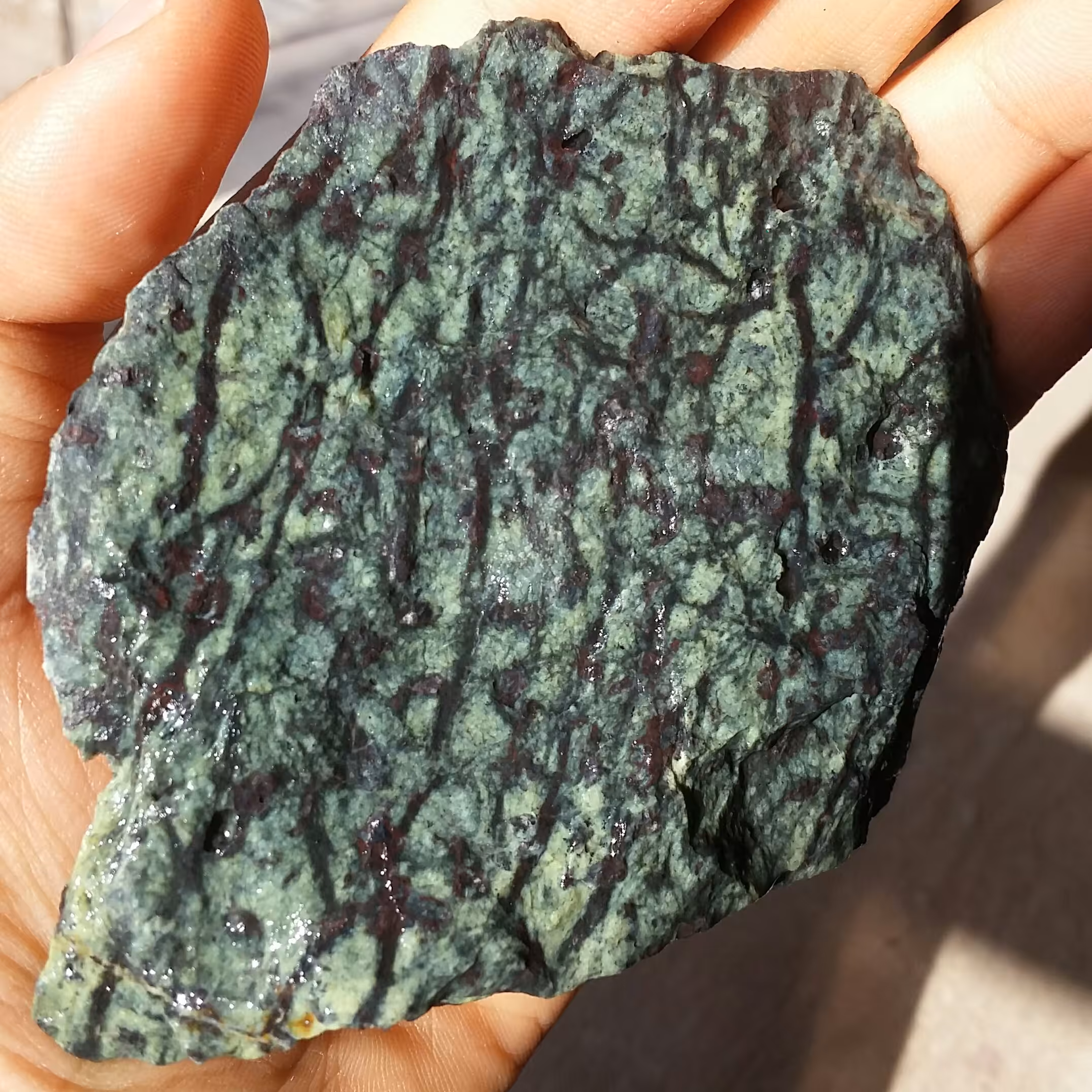 سنگ راف غولپیکر 100 در صد طبیعی مار سنگ شاااهکار خلقت محشششر
با قابلیت ساخت چندین نگین و اسلایس مجدد محشر و خا ااص
