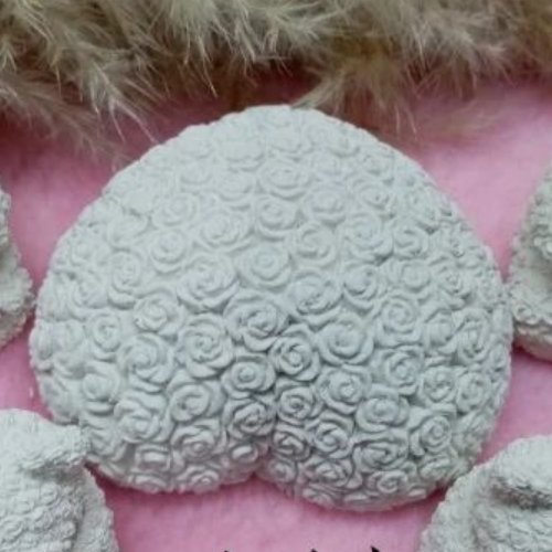 مجسمه قلب گل گلی جنس سنگ مصنوعی