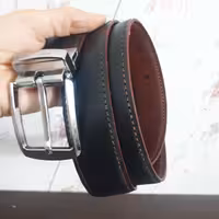 کمربند چرمی. کمربمد. چرم طبیعی. کمربند چرم طبیعی مردانه. کمربند زنانه.  کمربند دستدوز. کمربند چرم گاوی.  چرم دستدوز