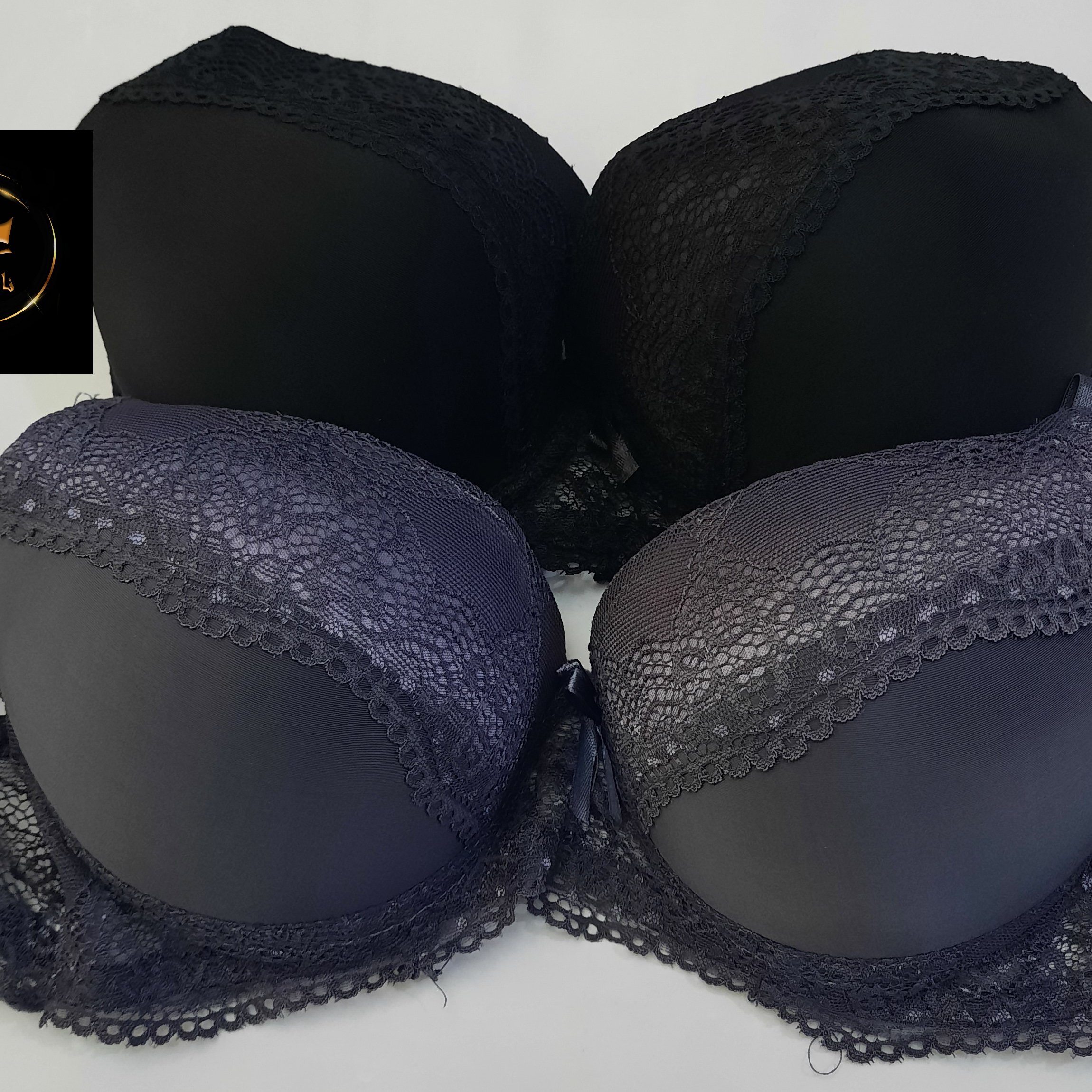 سوتین اسفنجی جکدار با بند جداشو فقط همین دو رنگ مشکی و بنفش