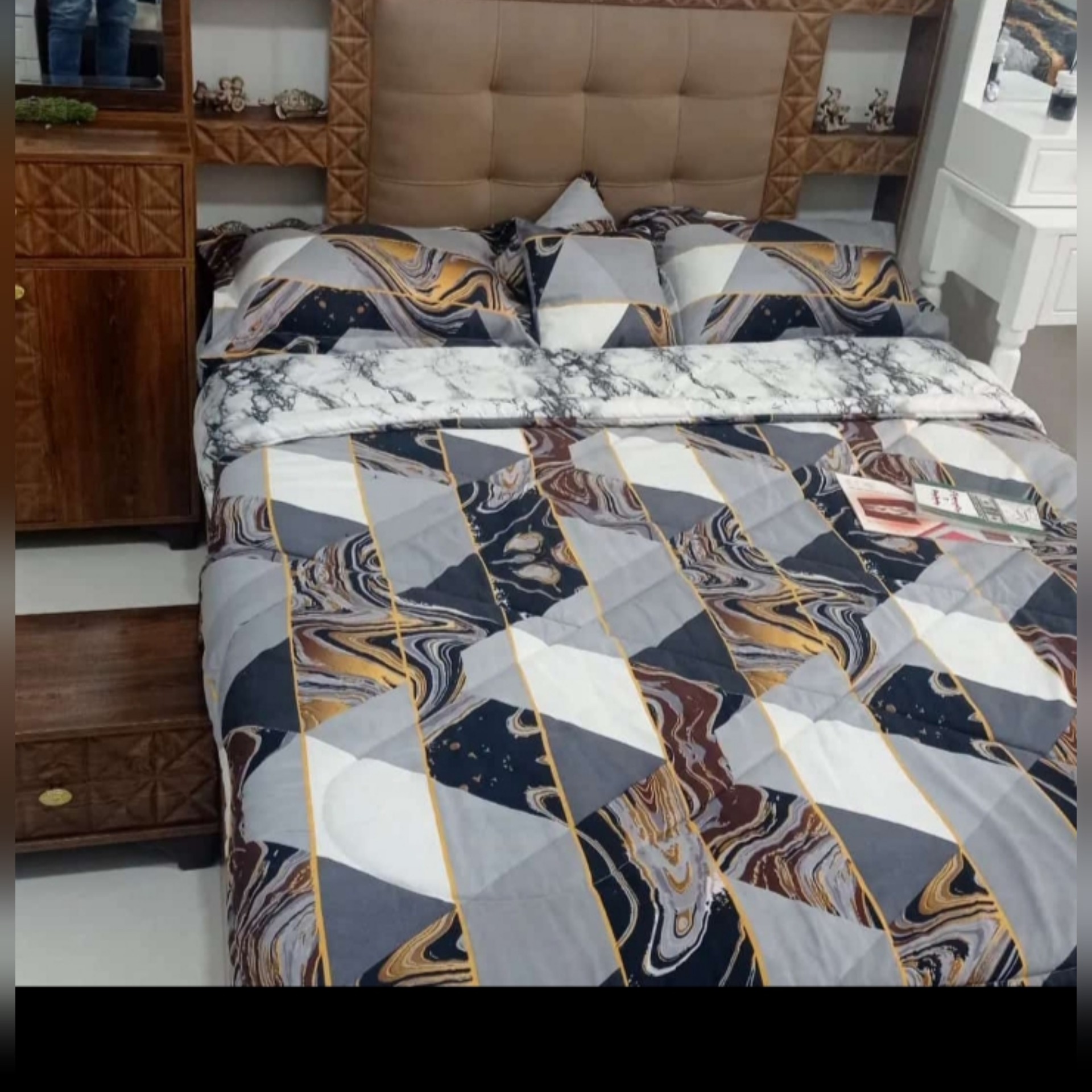 روتختی یکنفره ماربل هندسی الیاف 350گرمی میکروپلاس مغذی دوز سفید مشکی 4تکه