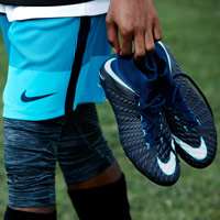 استوک فوتبالی نایک هایپرونوم       Nike Hypervenom Black