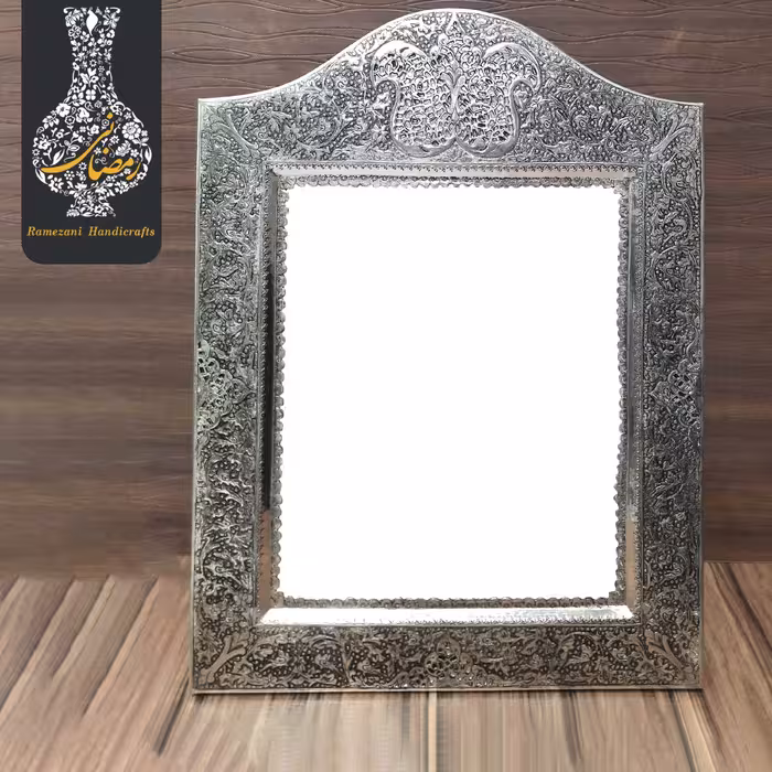 آینه تاج دار دستساز قلمزنی گل و مرغ  اعلاء سیاه قلم طرح نقره شماره 3