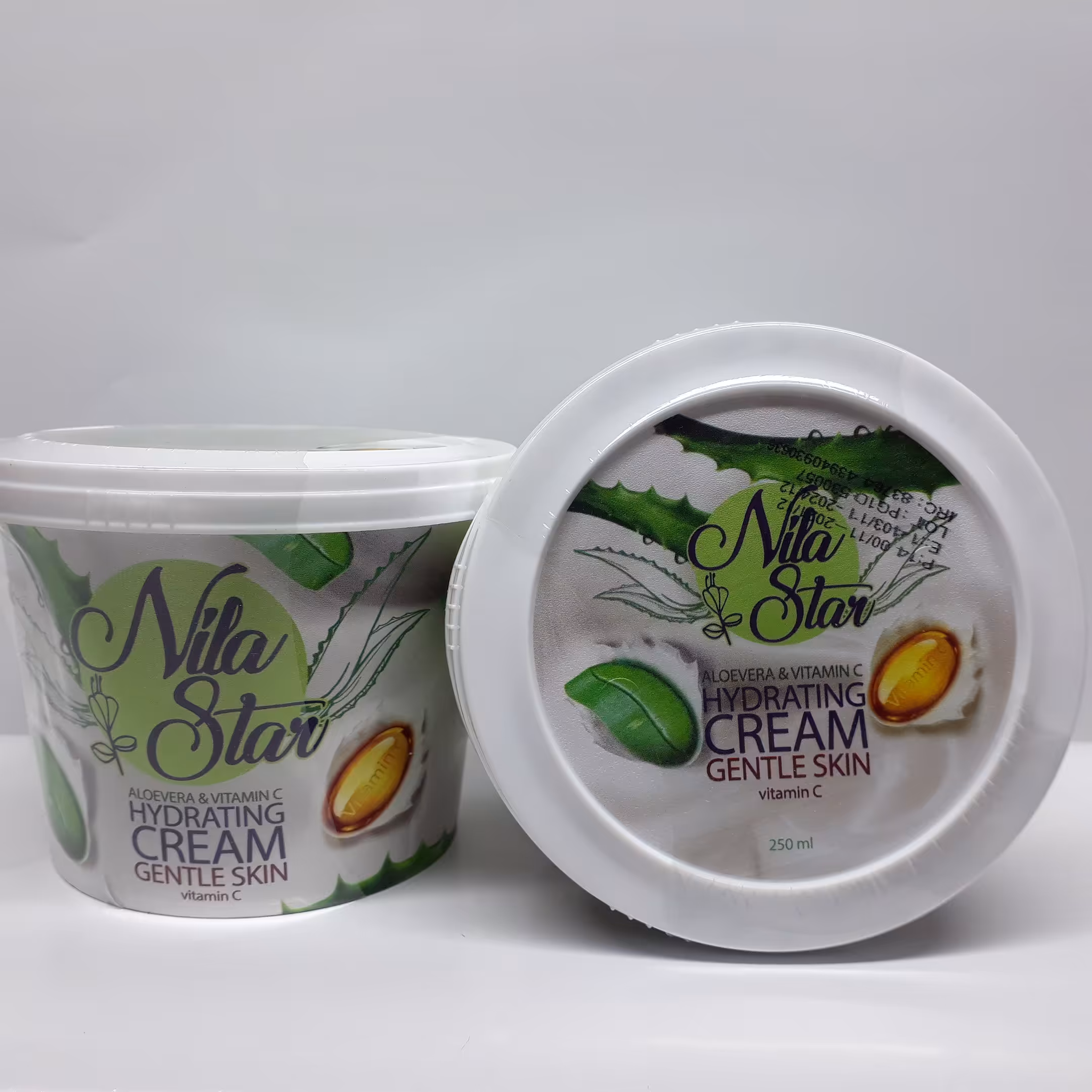 کرم مرطوب کننده نیلا استار حاوی آلوئه ورا و ویتامین C حجم 250 میلی لیتر