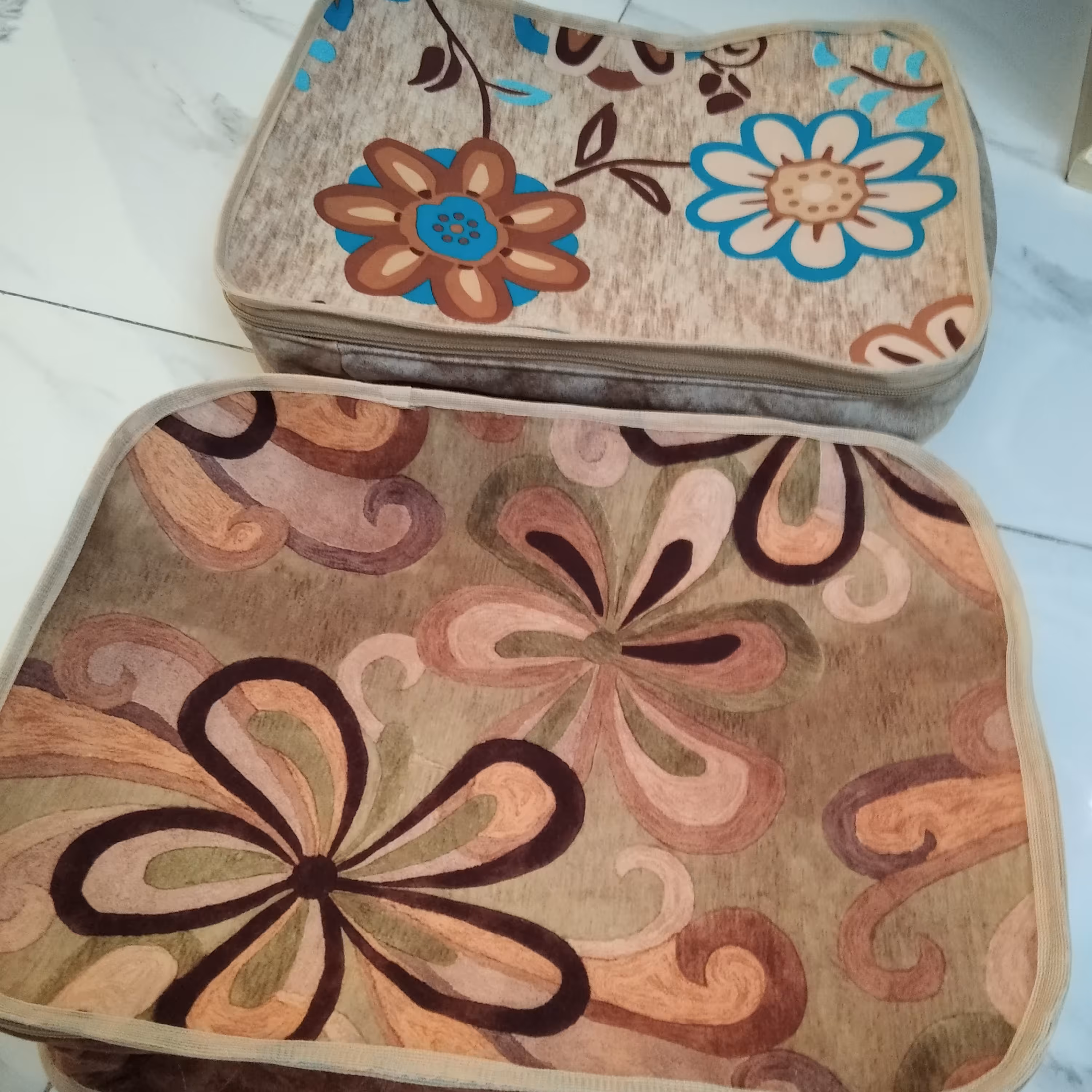 جانونی با پارچه طرح دار مبلی جنس عالی با آستر و مشما فقط از  همین پارچه ندارم الان، شاید گیر بیاد شاید نه  ولی مشابهش هس