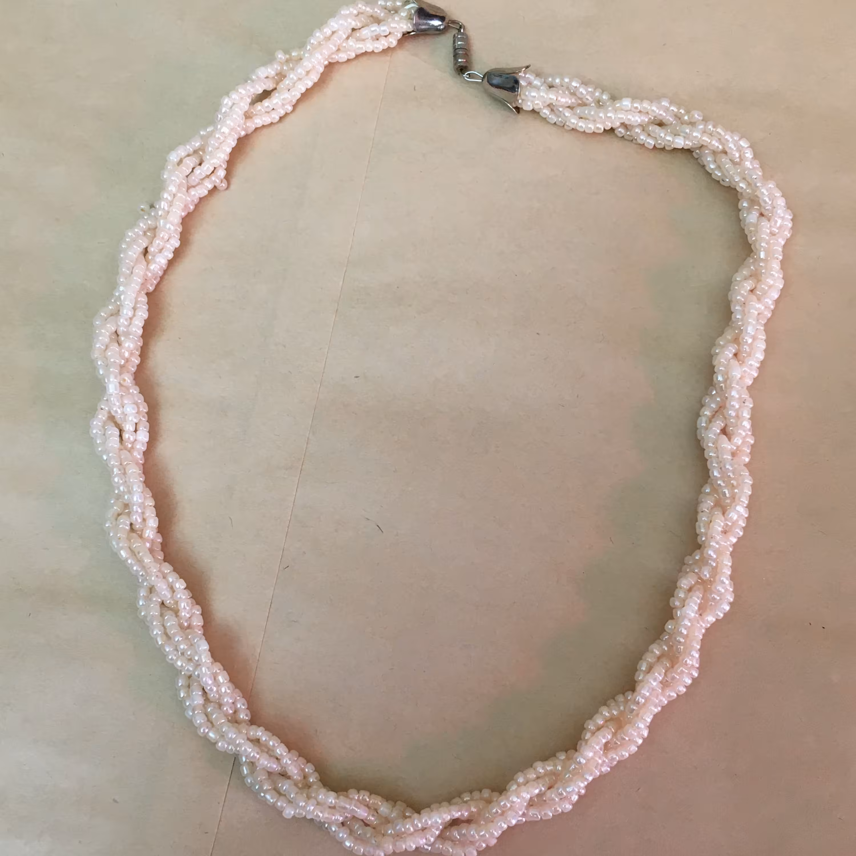 گردنبند طرح مروارید بافت  3 ردیفه پیچ دار  