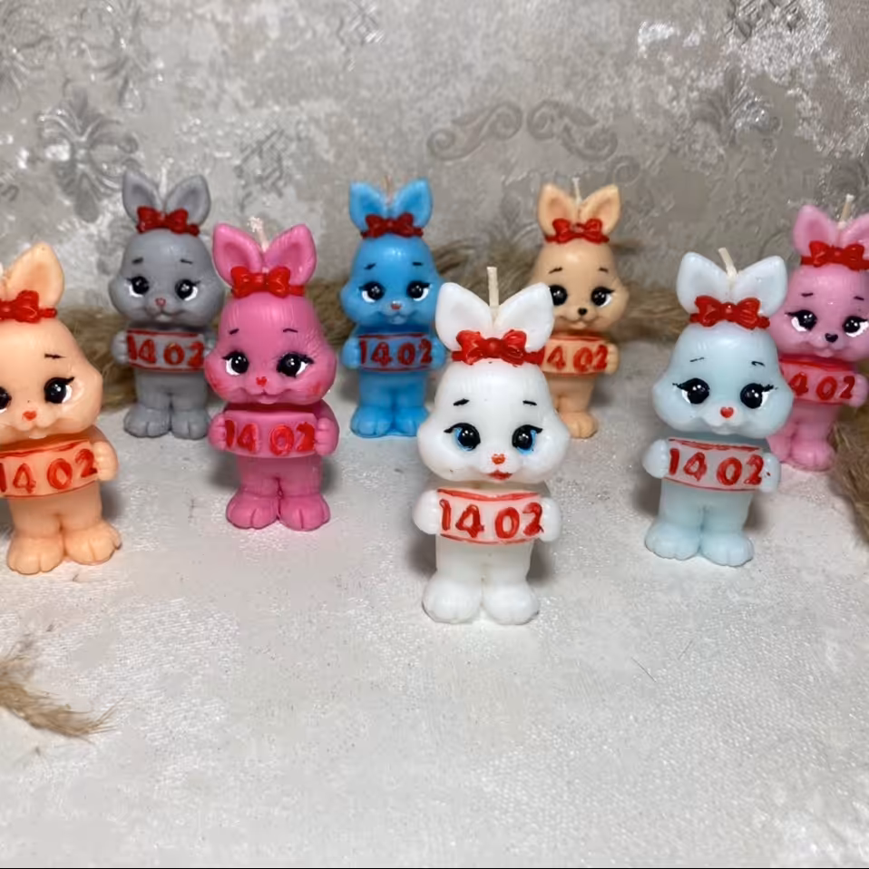 شمع خرگوش 1402 در رنگ های مختلف موجود می باشد 