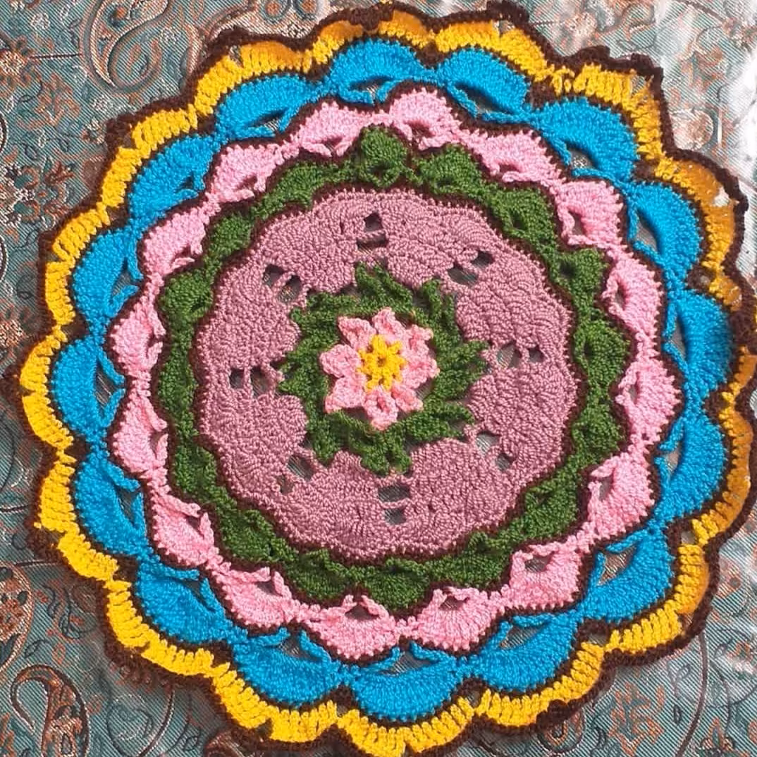 رومیزی   بافتنی  با کاموای ترک 