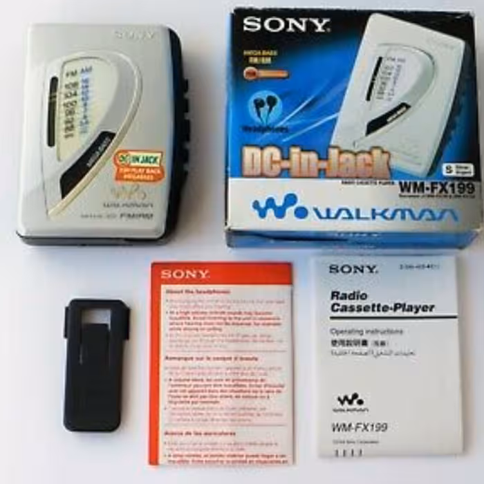 واکمن سونی sony WM-FX199.نو و تاحالا استفاده نشده آکبند شرکتیه  بسیار با کیفیت قیمتش در سایتهای خارجی 110 تا 140 دلاره 