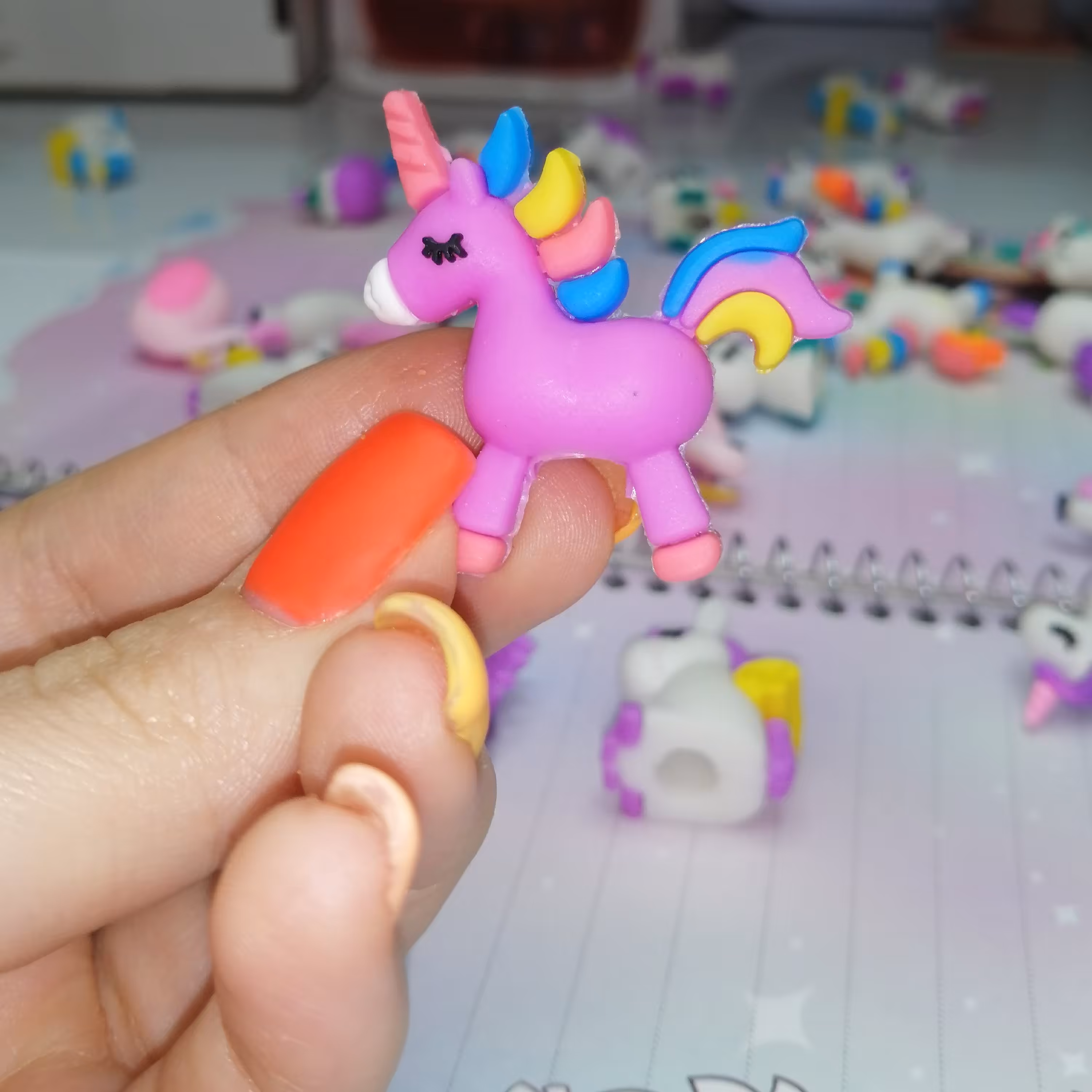 سر مدادی، سرمدادی سیلیکونی فانتزی طرح یونیکورن تک شاخ بنفش کامل 