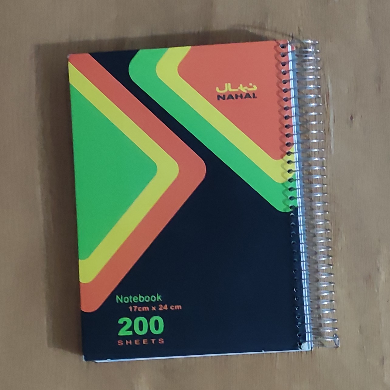 دفتر 200 برگ 4 موضوعه فنری و دانشجویی ، دفتر 200 برگ 4 قسمته، این دفتر به دلیل خرابی کوچک روی جلد تخفیف بیشتری داشته