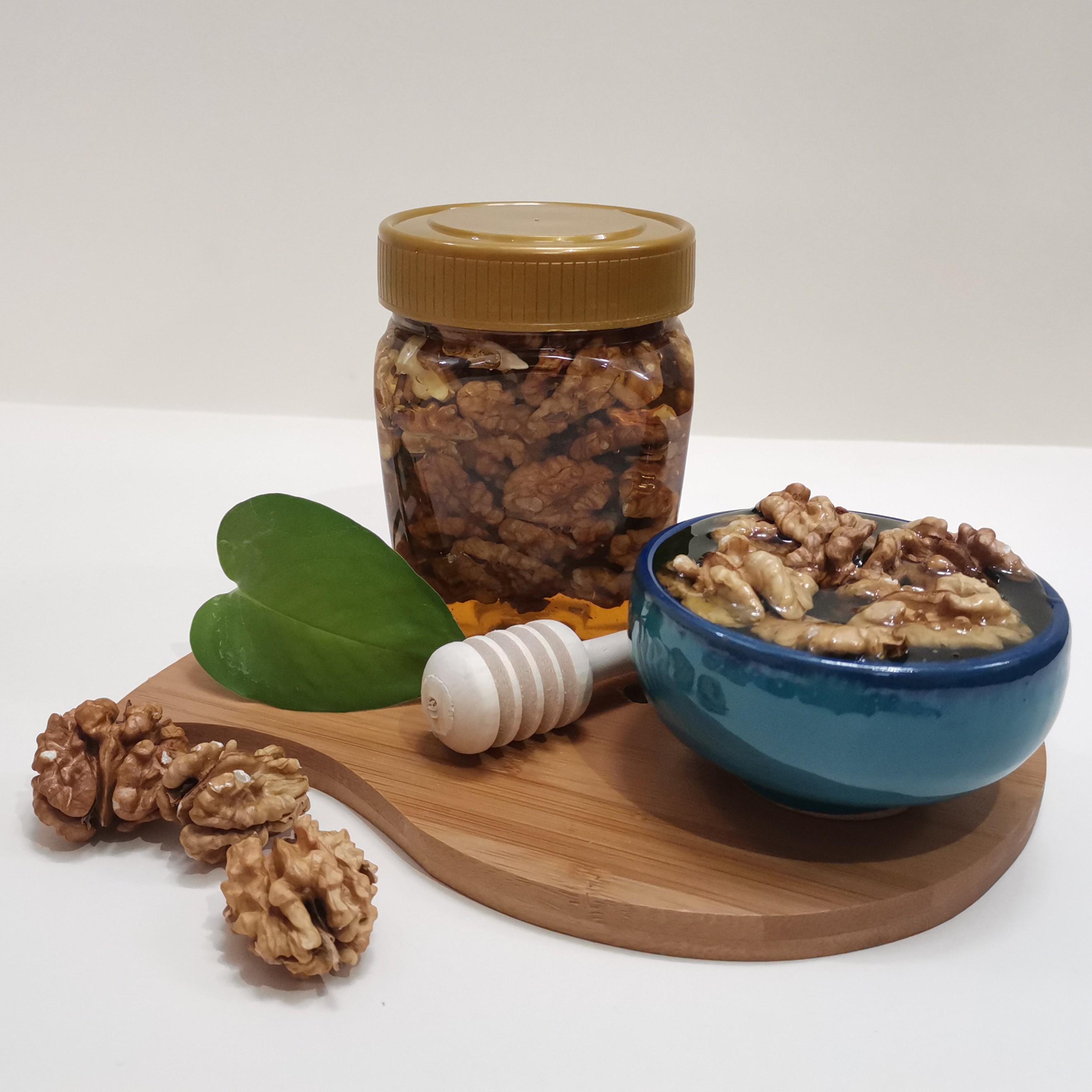 عسل گردویی(نیم کیلو)