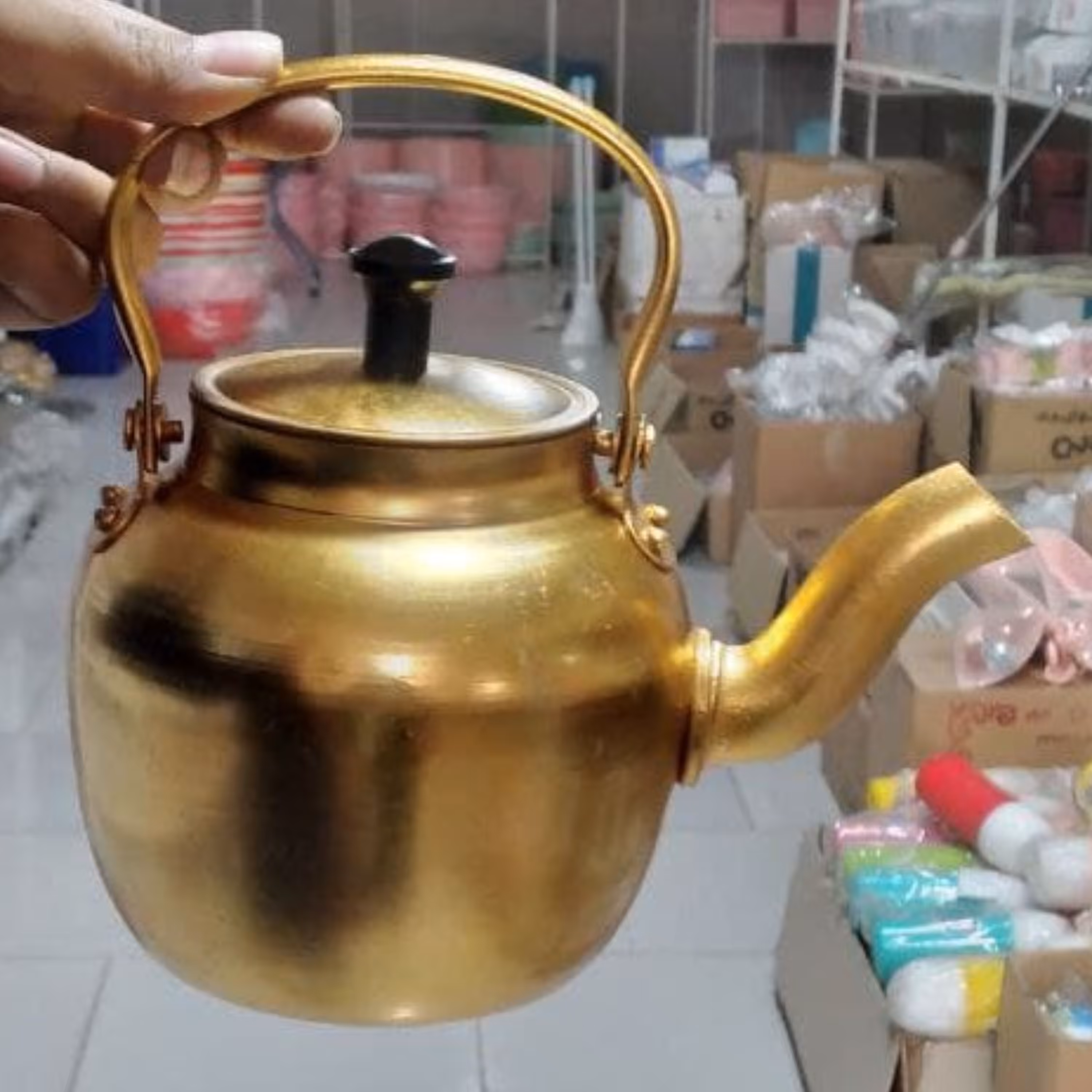 کتری زرد2لیتر ضخیم جنس آلومینیوم تهیه شده از بهترین مواداولیه 