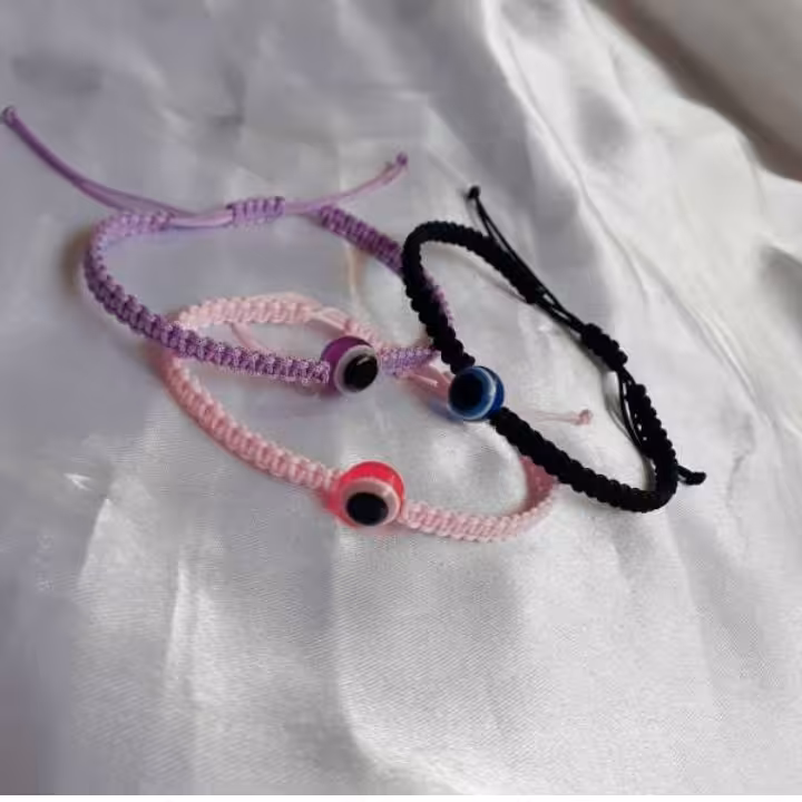 دستبند مکرومه با پلاک رندوم