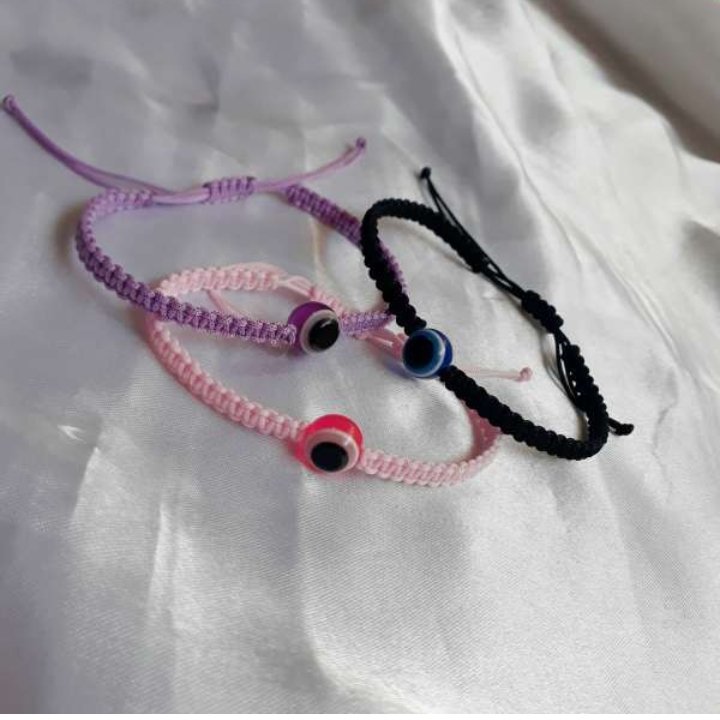 دستبند مکرومه با پلاک رندوم