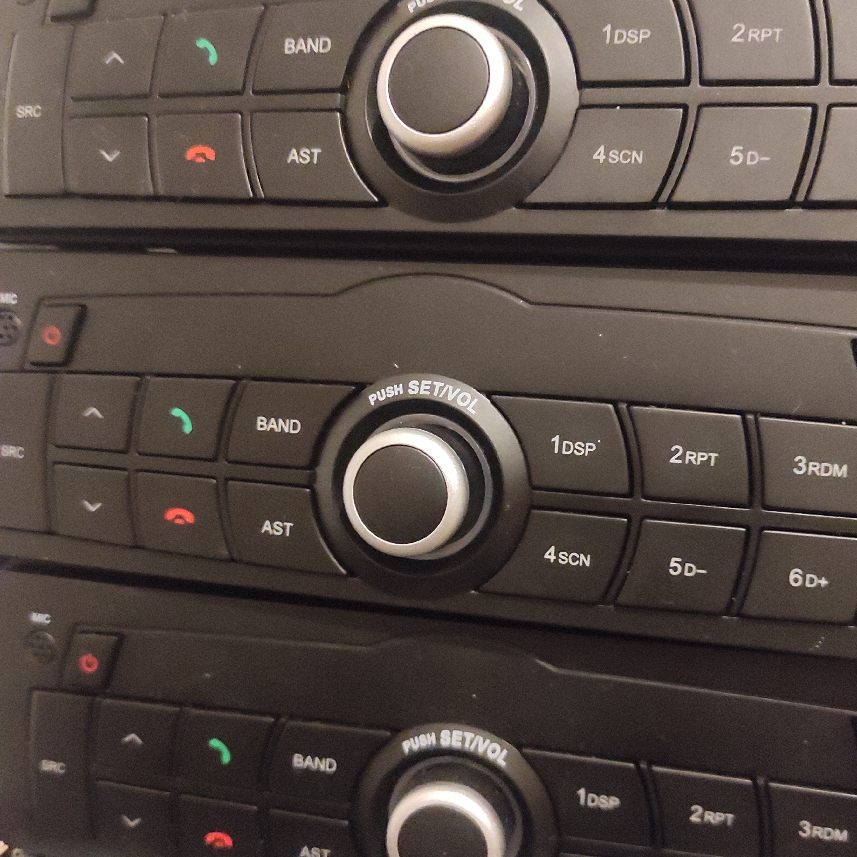 ضبط فابریک ساینا و کوییک کروز  ،بلوتوث دار و فلش خور ( پس کرایه ارسال تیپاکس یا چاپار)