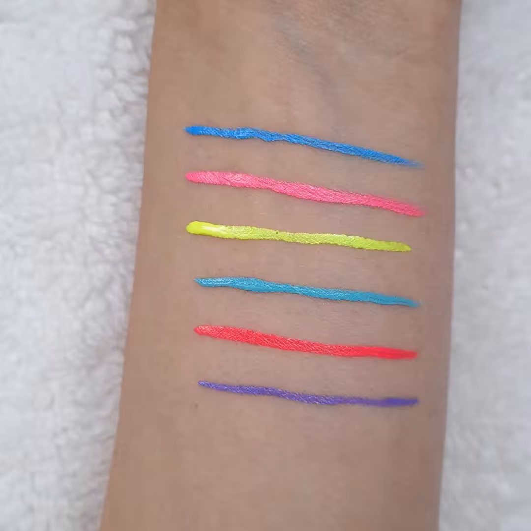 خط چشم رنگی خط چشم رنگ آبی خط چشم مویی رنگ آبی خط چشم رنگ آبی ضد آب 