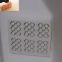 قالب آجر نرده زنبوری اندازه طول 7سانت عرض 7سانت ارتفاع 1سانت و نیم وزن 50گرم