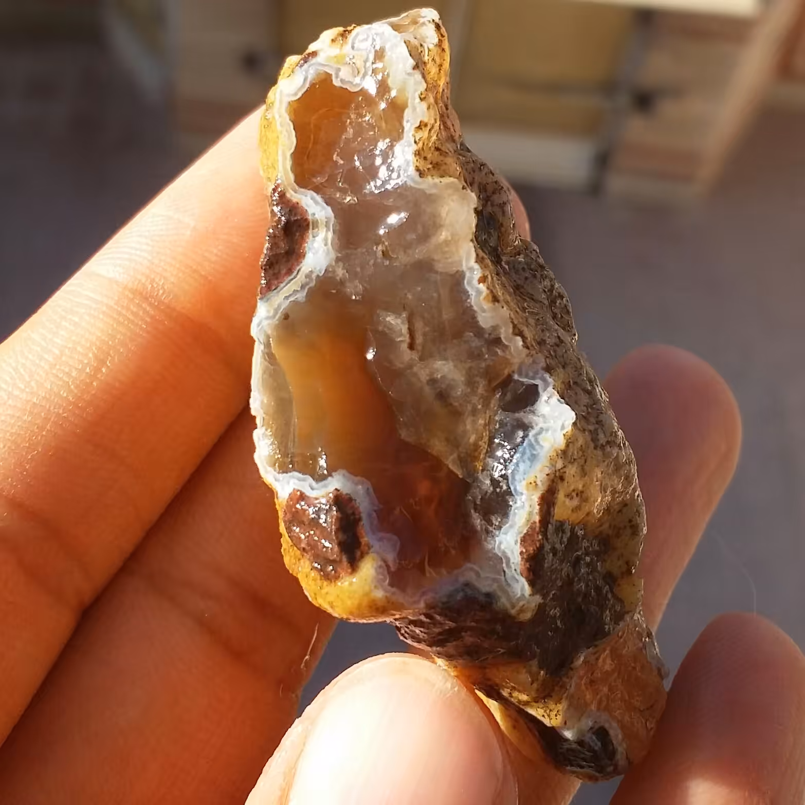 سنگ راف عقیق عسلی پر رنگ 100 در 100 طبیعی شاهکار خلقت 
با قابلیت ساخت  نگین ارزشمند 
کد 10792