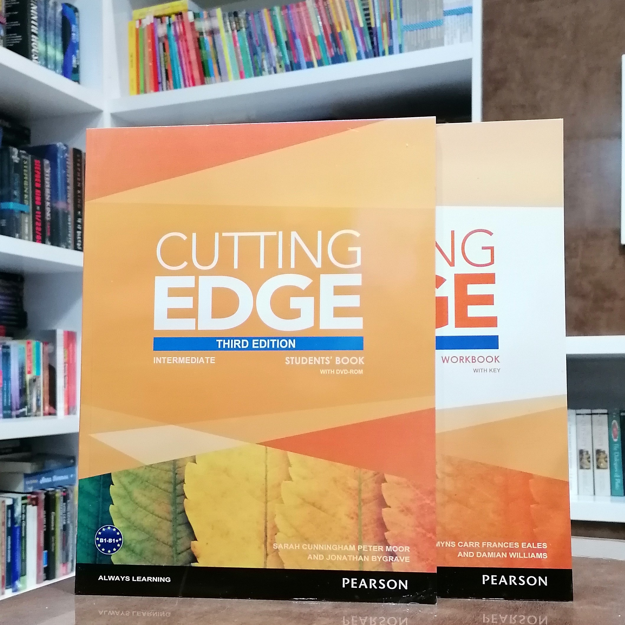 کتاب Cutting Edge Intermediate ویرایش سوم
