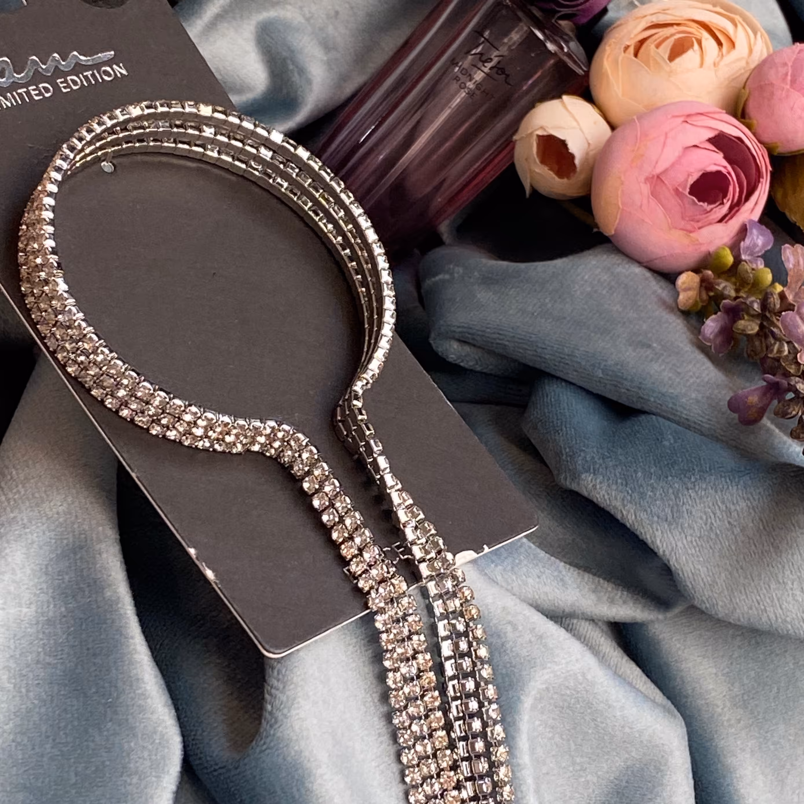 دستبند زنانه تمام نگین دستبند دخترانه آویز خاص و زیبا مناسب کادو تولد