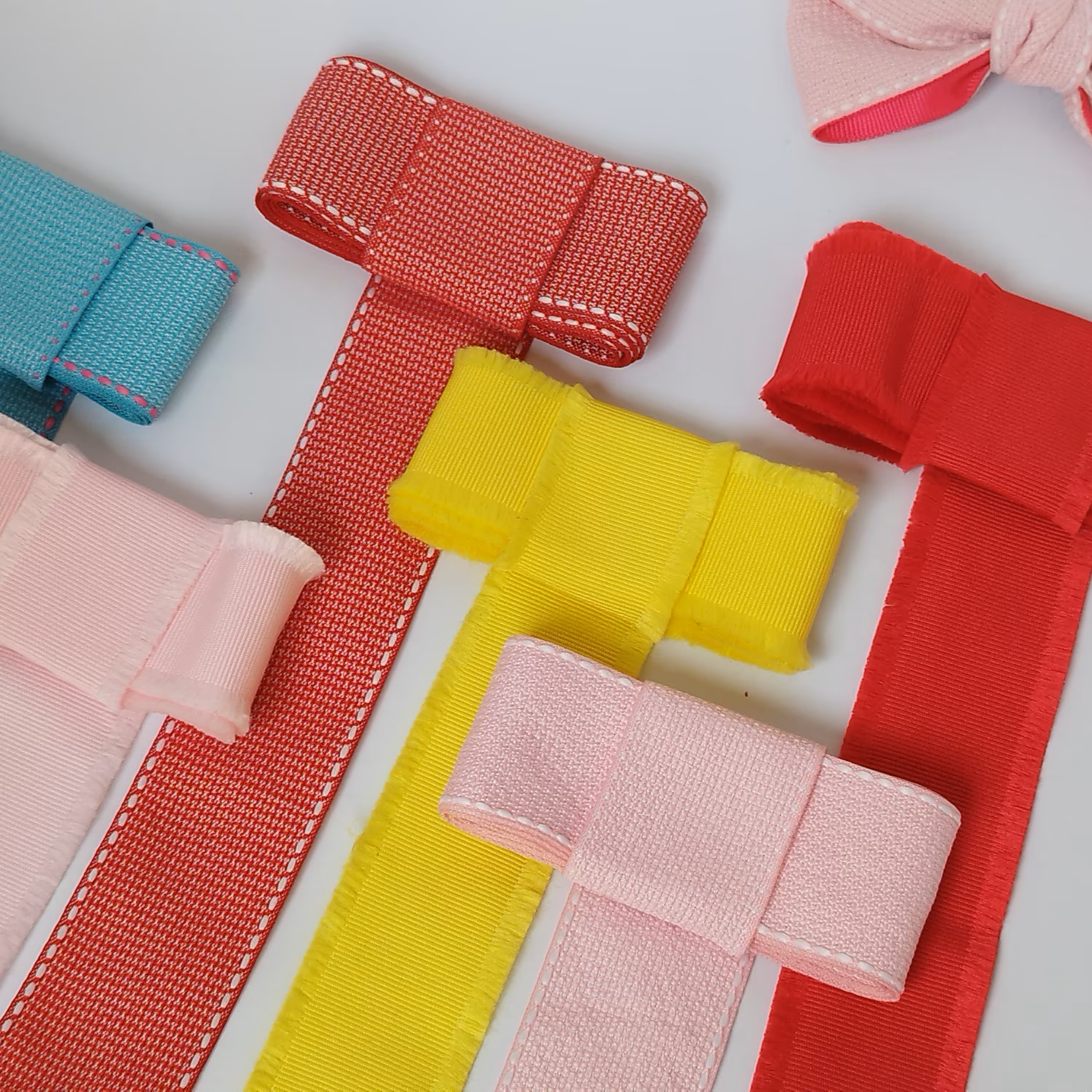 روبان چهار سانتی کتان لبه کوک و لبه ریش (یک متری)