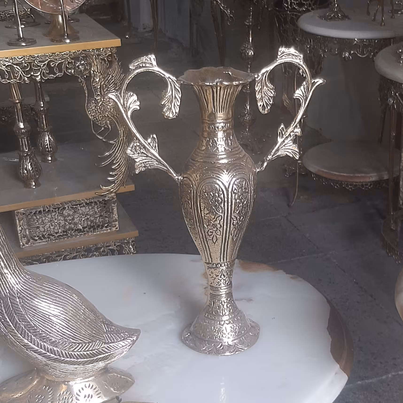 گلدان رومیزی برنجی  متوسط    zl00091