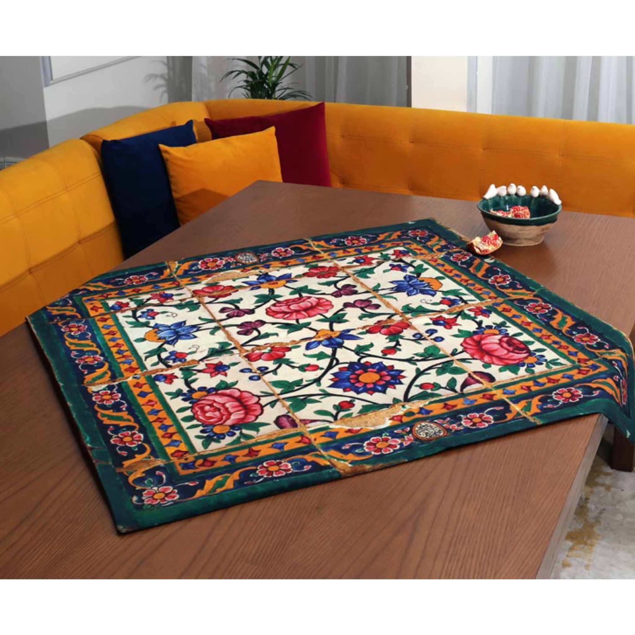 رومیزی مربع  سایز 100 طرح ارگ کریم خان چهار طرف حاشیه