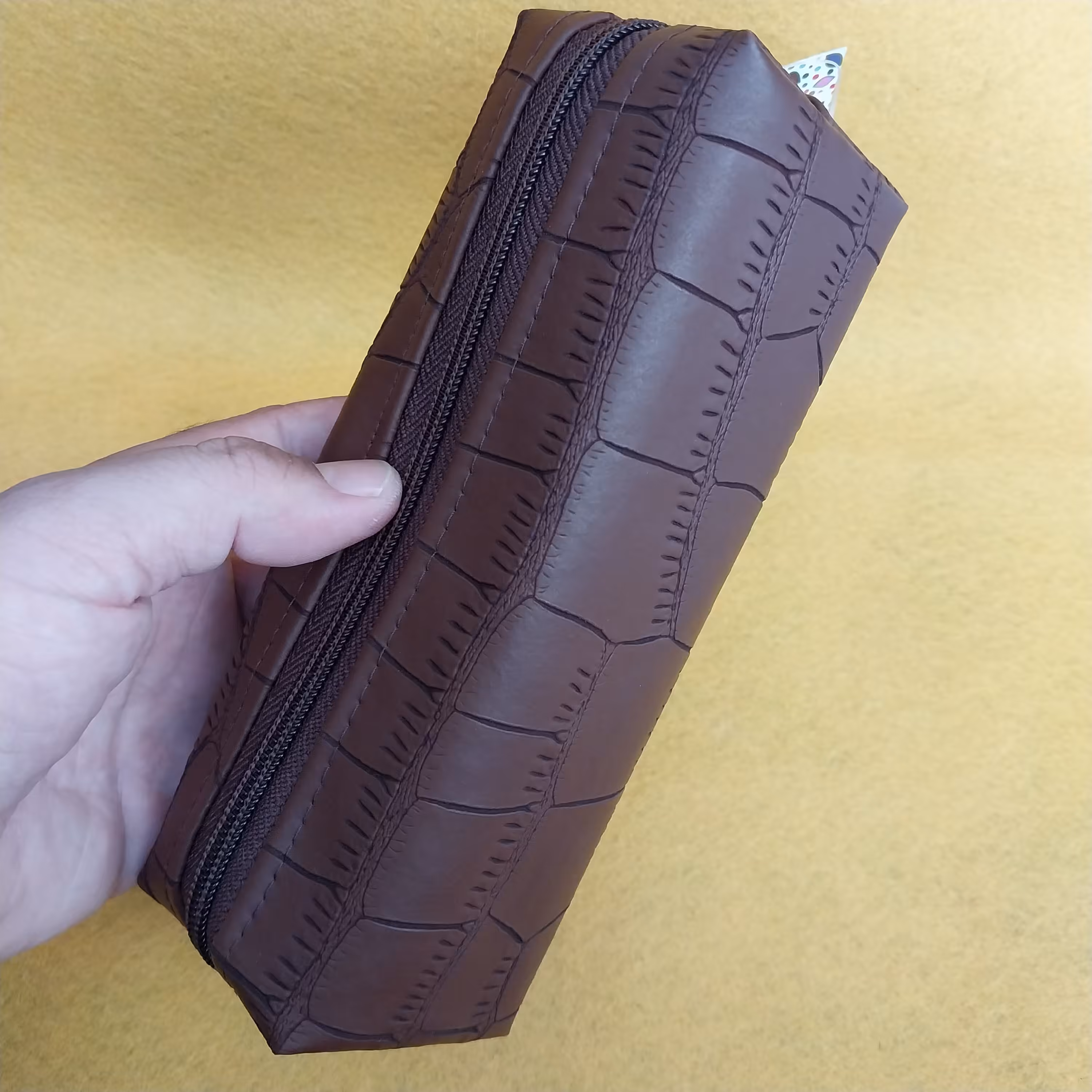 جامدادی تک زیپ چرم رنگ قهوه ای روشن و تیره پهن و جادار