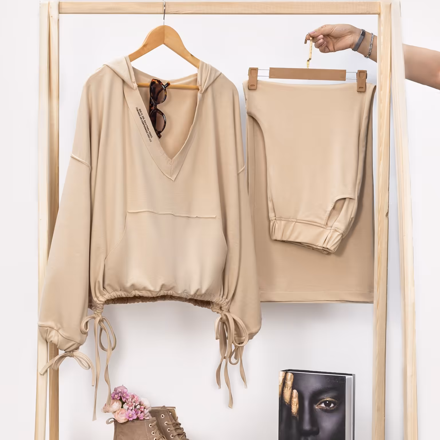 ست هودی وشلوار یقه هفت گلکسی