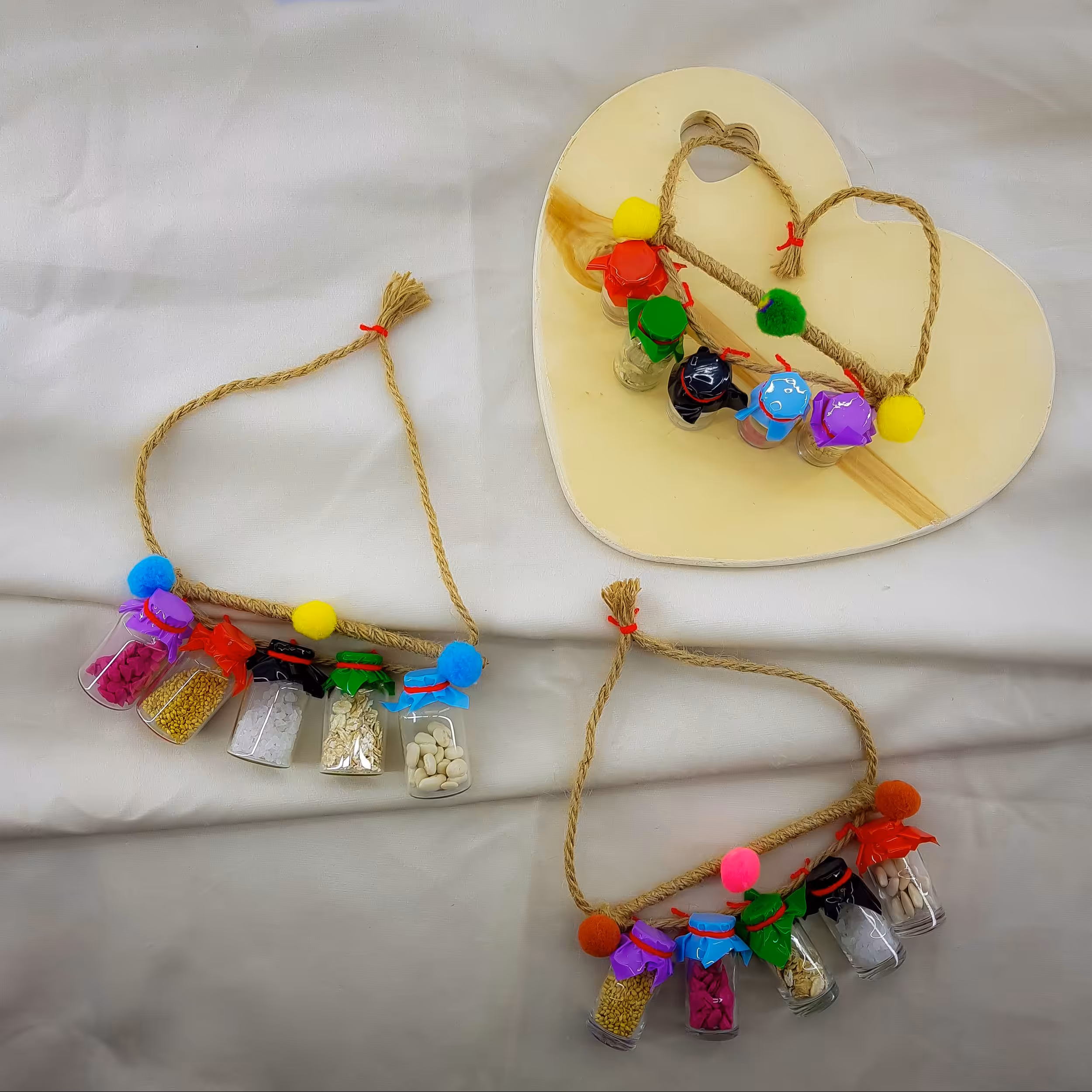 آویز تزیینی برکت اشپزخانه مدل 5 شیشه مجموعه 3 عددی کد TIK1076O 