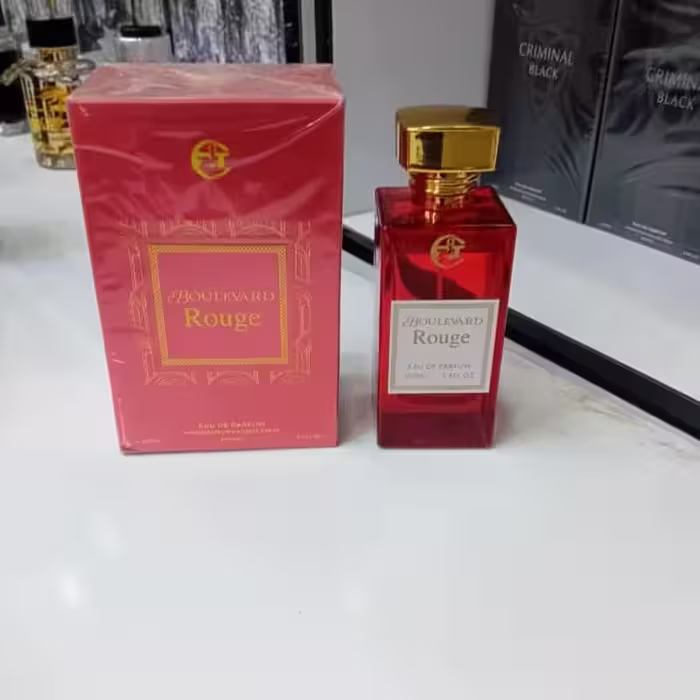 ادکلن باکارات رژ اماراتی