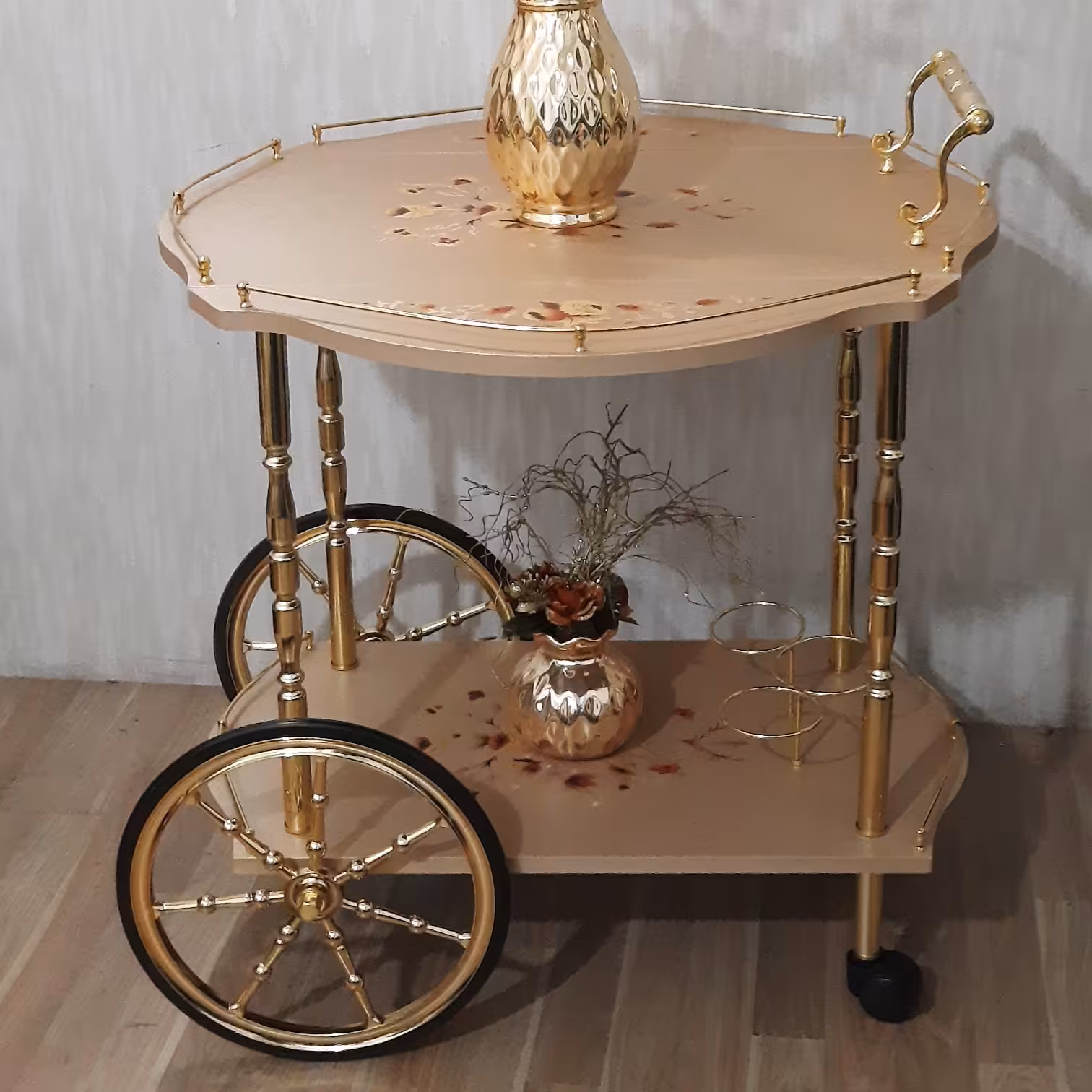 میز پذیرایی چرخدار بار  پروانه طلایی طرحدار ام دی اف