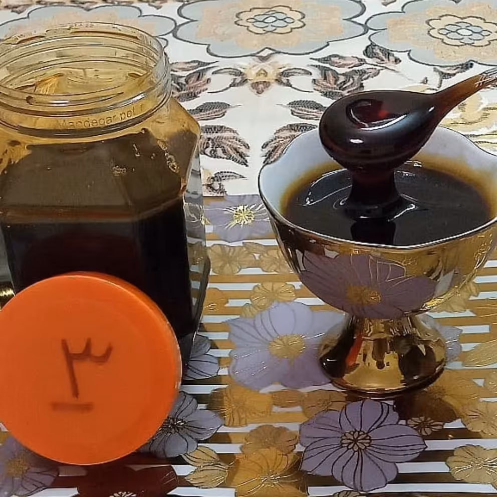 سه شیره اعلاء مخلوطی از شیره توت،انگور و خرما یک کیلویی