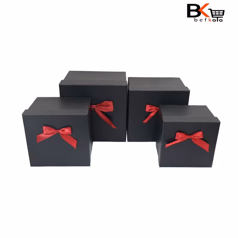 باکس کادویی مربعی 4 تکه پاپیون دار مشکی سایز متوسط کد 49