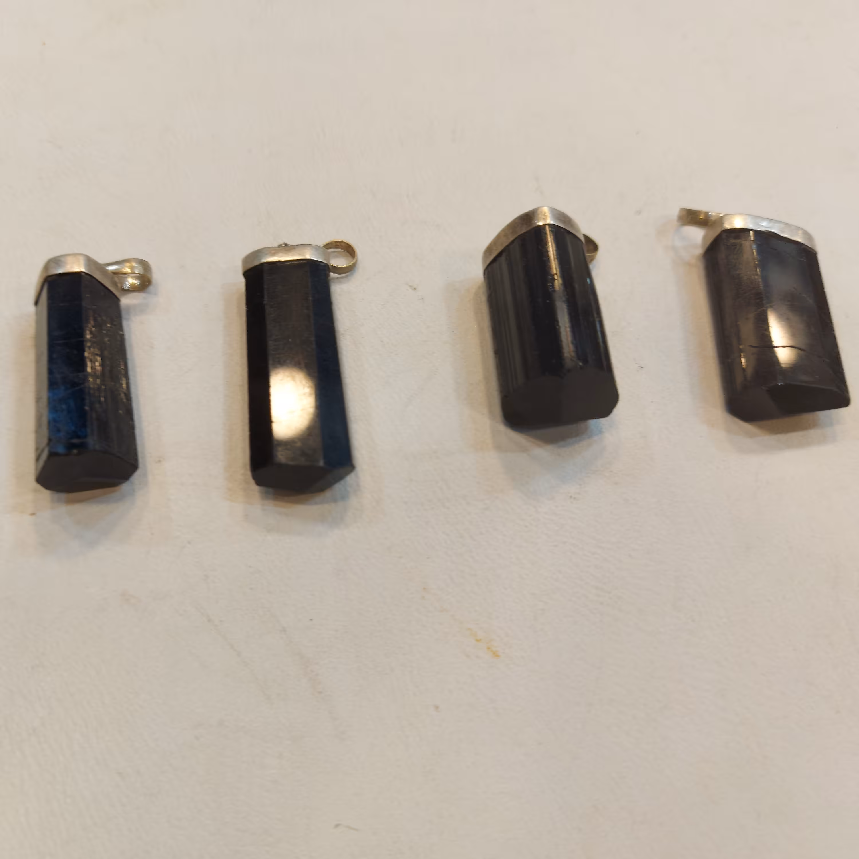 سنگ پر انرژی تورمالین