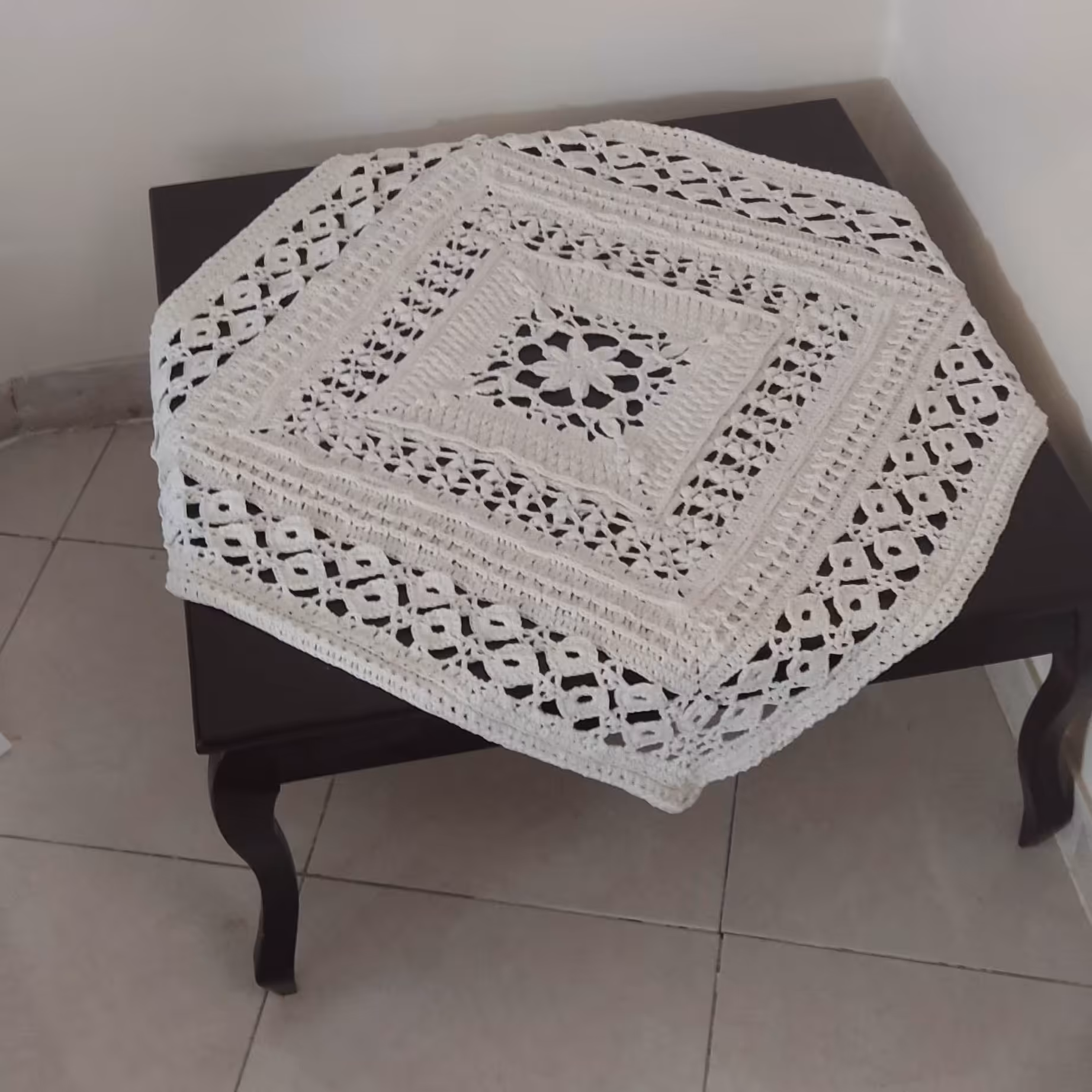 شال مبل یا رومیزی قلاب بافی با کاموای صد در صد کتان و ضد حساسیت 