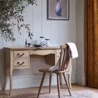 میز تحریر کلاسیک تلفیق ام دی اف روکش چوب و چوب طبیعی 