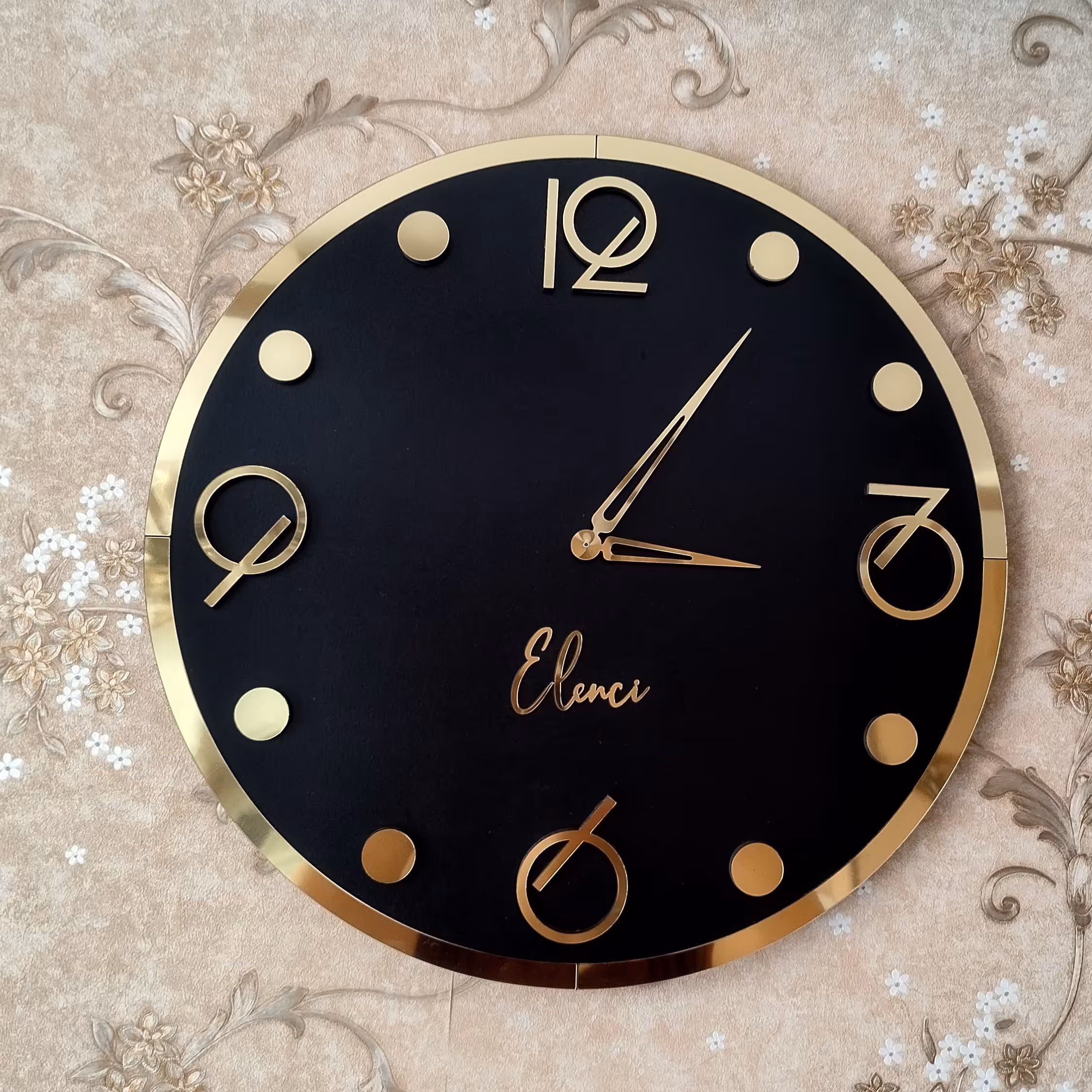 ساعت دیواری دایره ای