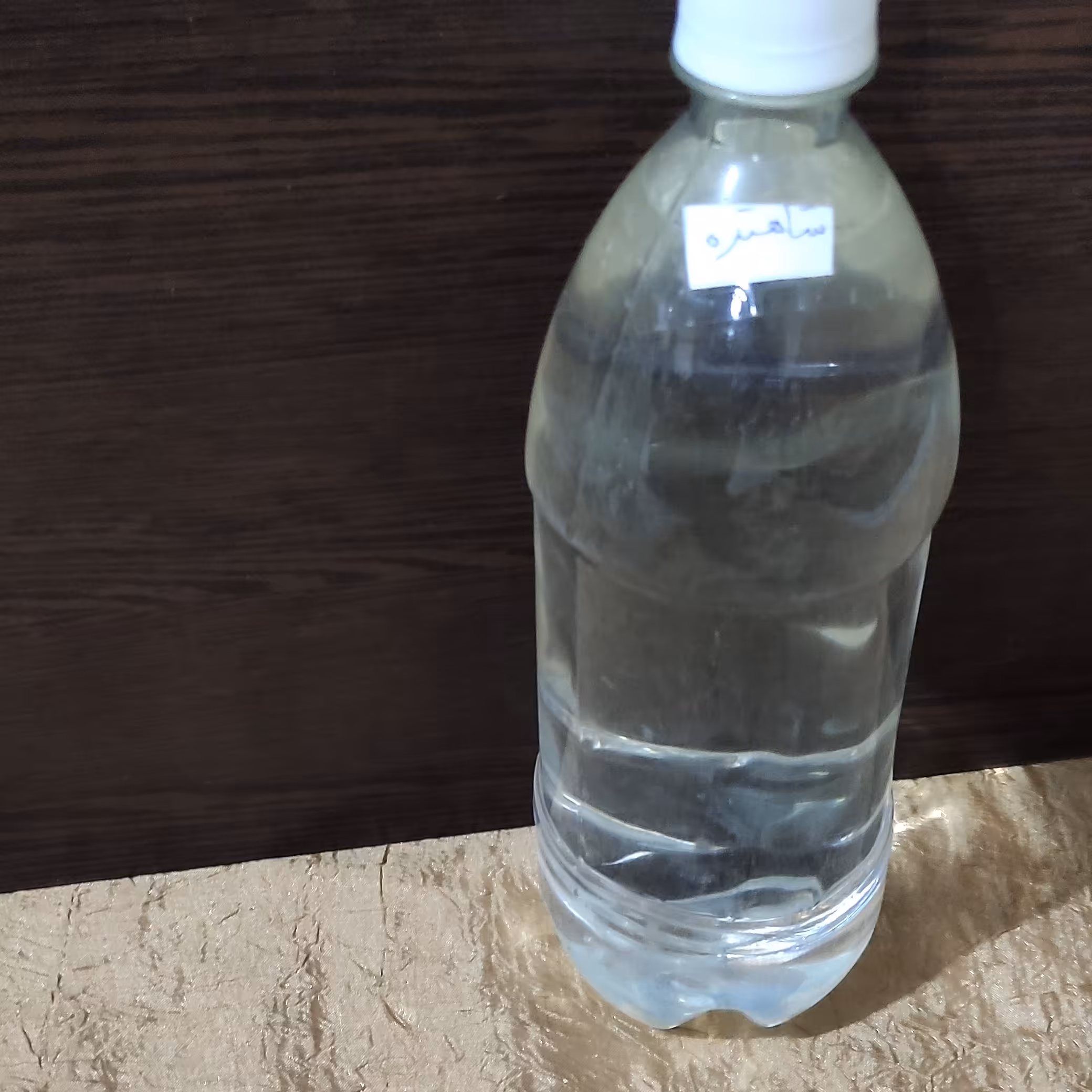 عرق بابونه خانگی طبیعی و صد درصد خالص 