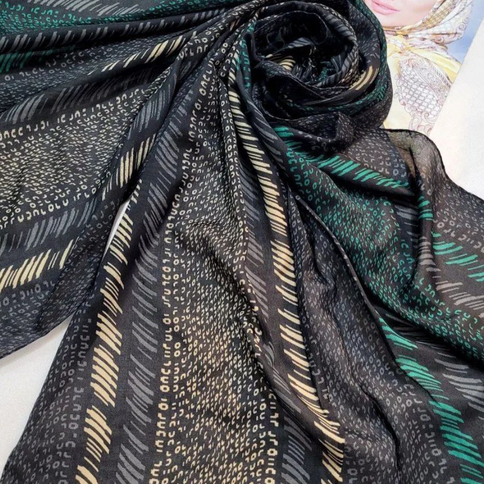 شال نخی منگوله دار