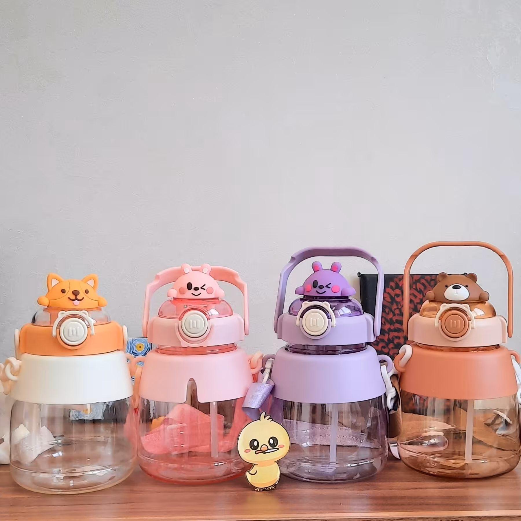 قمقمه فانتزی طرح حیوانات دارای بند و نی هولدر گوشی جنس اکرلیک نشکن حجم 1200 میل مناسب کودکان