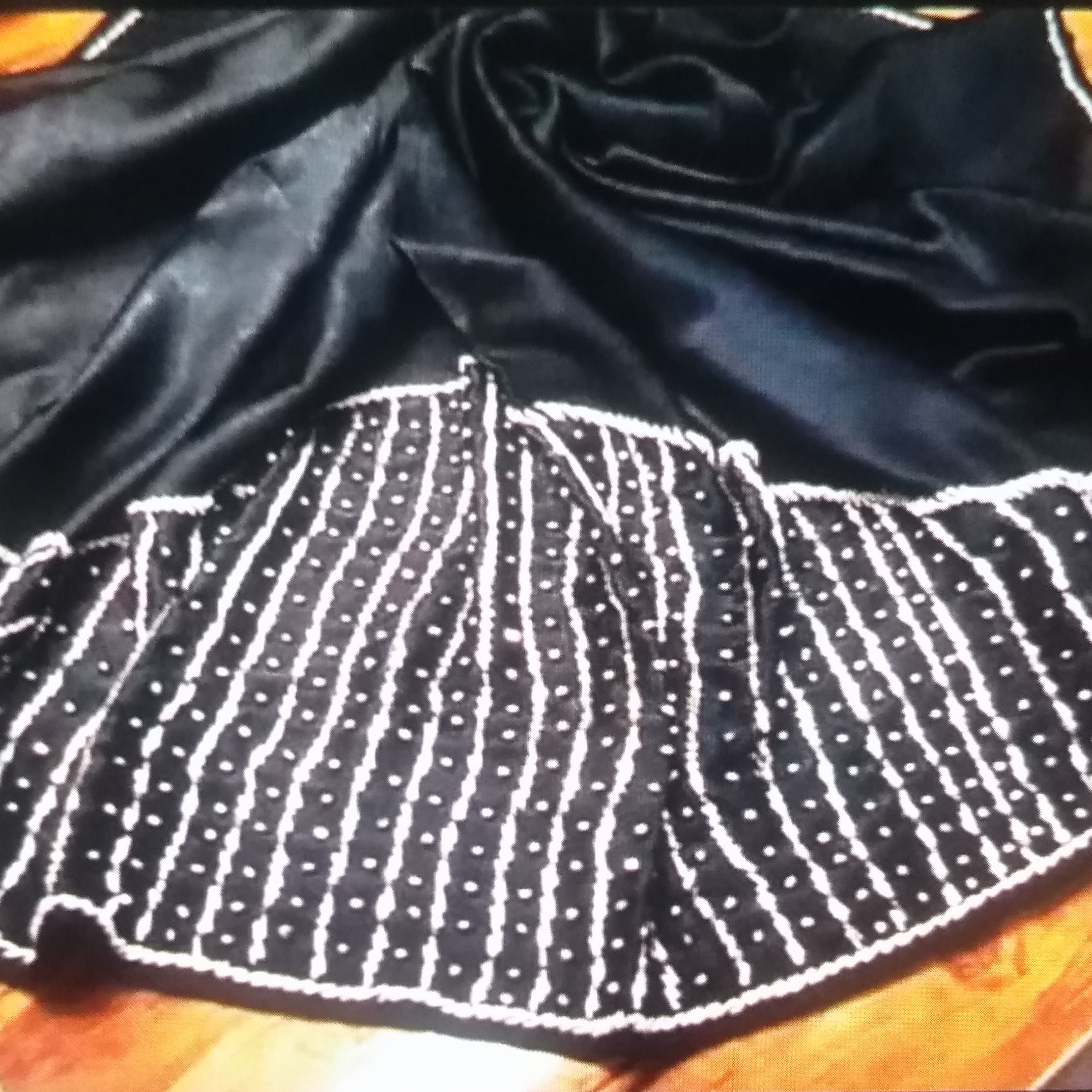 شال سنگدوزی با متریال اصل و درجه یک ب سفارش مشتری جنس و طرح ب انتخاب مشتری