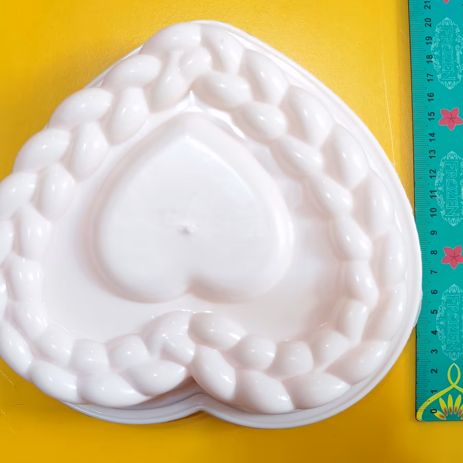 قالب  ژله پلاستیکی  قلب حاشیه دار