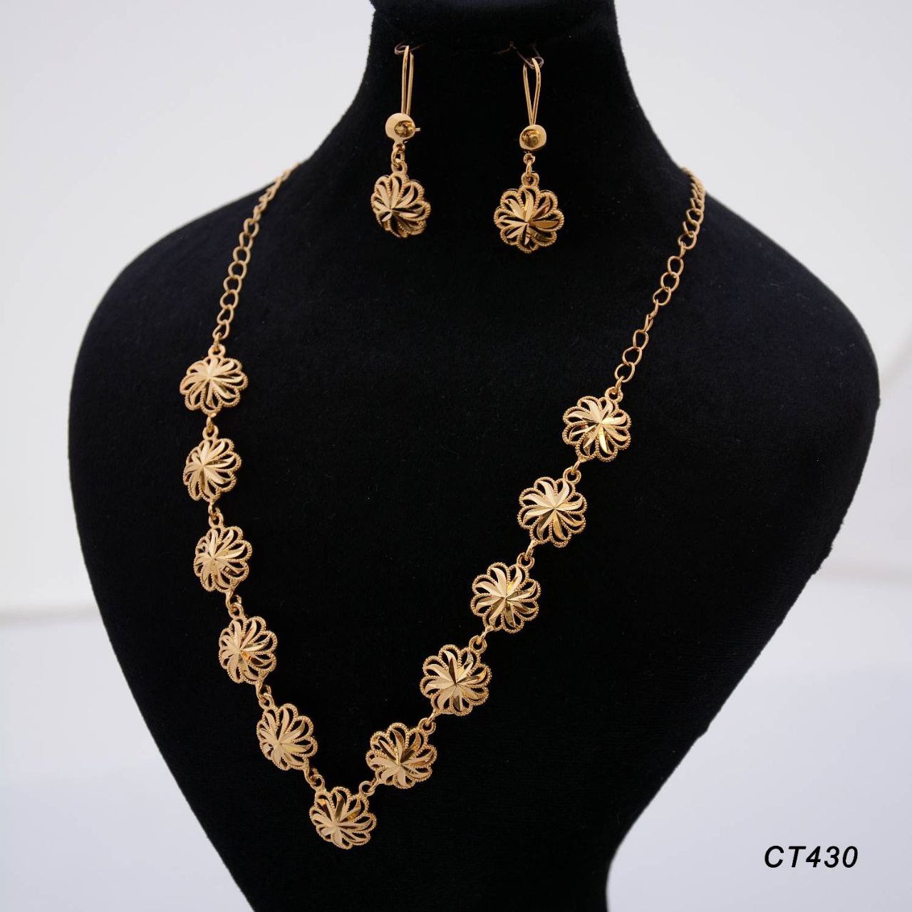 سرویس طرح طلا خارجی رنگ ثابت کیفیت بالا کد مدل 5