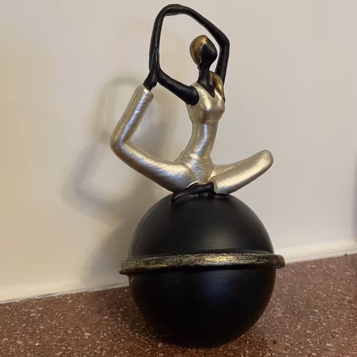 مجسمه یوگا پلی استر 1