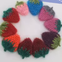 اسکاچ پر طرفدار وزیبای توت فرنگی دررنگ های فانتزی بافته شده بانخ مرغوب با کیفیت بسیار عالی 